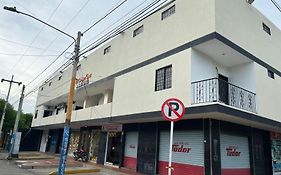 Aparta Hotel El Cacique Upar